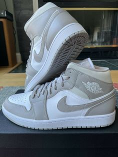 Nike Air Jordan 1 Mid Linen Sneakers Mens Sz 10 Grey White 554724-082. Best Jordans Nike, Cute Air Jordans For Women, Neutral Color Jordans, Nike Mid 1, Air Jordens1, Nikes Shoes Men, Nike Air Jordans White, Air Jordans Nike, College Grey Jordans