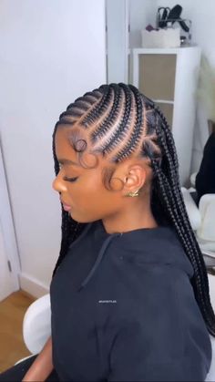 Braid Styles For Graduation, Feed In Braids Knotless In Back, Up Do Braids For Black Women, Hairstyles For School Black Girls Braids, Trending Cornrow Hairstyles 2024, Freestyle Cornrows For Black Women, Trending Braids Hairstyles 2024, Trending Hairstyles 2024 Women Braids, Braid Up Ponytail