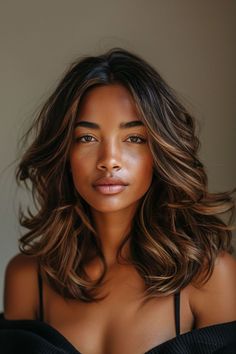 Hair Color For Brown Skin, Rambut Brunette, Textured Haircut, Hairstyles And Haircuts, Medium Length Hair With Layers, Honey Blonde Hair, Hair Color For Women, Hair Affair, Short Hair Balayage