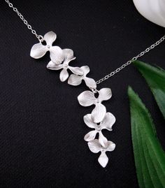 simple Silver Flower Necklace For Wedding, Flower-shaped Necklace With Flower Decoration For Wedding, Flower Shaped Necklace With Flower Decoration For Wedding, Elegant Silver Necklace For Special Day, Flower Shaped Necklaces For Wedding On Mother's Day, Flower Shaped Necklaces For Wedding And Mother's Day, Flower Shaped Necklace For Wedding And Mother's Day, Flower Shape Wedding Necklace For Mother's Day, Adjustable Flower Shaped Necklaces For Wedding