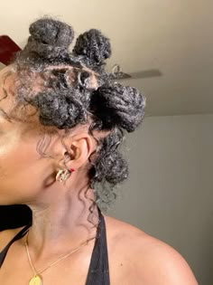 Natural Loc Styles For Black Women, Bantu Knot Loc Styles, Locs Bantu Knots, Bantu Knots On Locs, Loc Styles For Black Women, Locs Journey, Short Dreadlocks Styles, Short Box Braids Hairstyles, Loc Hairstyles