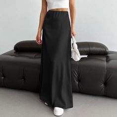 Satin Rock, Satin Pattern, Long Black Skirt, Stil Elegant, Line Skirt, Skirt Women, Satin Skirt, Satin Material, Long Black