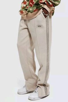 Straight Joggers, Milan Fashion Week Men, Mens Joggers Sweatpants, Mode Swag, Jogger Pants Outfit, Nba Fashion, Fashion Basics