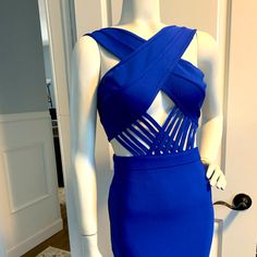 Nwt Royal Blue Hybrid & Company Women’s Sexy Bodycon Stretch Knee Length Midi Bandage Dress Size Small . Time To Show Off . ( F) This Sale Is Only Till Friday 12/9 Sky Blue Midi Dress, Maroon Midi Dress, Black Short Sleeve Dress, Simple Black Dress, Midi Pencil Dress, Bandage Midi Dress, Bandage Dress Bodycon, Bodycon Dress With Sleeves, Knit Sweater Dress