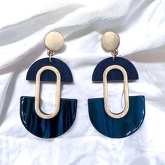 Blue Earrings Trendy Blue Dangle Earrings, Trendy Blue Drop Earrings, Jewelry Blue, The Closet, Earrings Color, Blue Earrings, Blue Gold, Color Blue, Jewelry Earrings