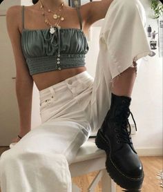 Cheap Streetwear, Trendy Outfits 2020, Adrette Outfits, Bra Fashion, Cute Shopping, Doc Marten, Boho Grunge, Mode Casual