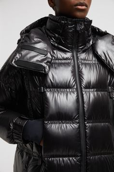 Perfect for time spent discovering the great outdoors, the Rochelairs long down jacket is crafted from ultra-light nylon laqué. The iconic Moncler fabric protects from the elements with down proof and water-repellent properties. A detachable hood and practical media pocket complete the style. Luxury Down Puffer Jacket For Outdoor, Luxury Nylon Puffer Jacket, Luxury Nylon Outerwear For Outdoor, Luxury Nylon Puffer Jacket For Outdoor, Velvet Blazer Outfit, Burberry Quilted Jacket, Leather Puffer Jacket, Down Puffer Coat, Green Coat