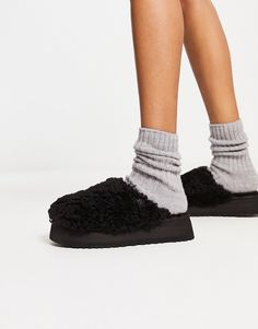 Slippers by UGG Keep it cozy Slip-on style Signature UGG branding Round toe Platform sole New Uggs, Sand Boots, Embroidered Slippers, Ugg Slippers Women, Ugg Classic Ultra Mini, Slippers Black, Pink Slippers, Ugg Classic Short, Black Slippers