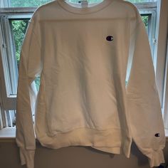 Size Medium Champion White Sweatshirt, Brand New, Never Warn Pink Champion Sweatshirt, White Champion Hoodie, Champion Sweats, White Crewneck Sweatshirt, Champion Pullover, Champion Crewneck, White Crewneck, Champion Reverse Weave, Champion Sweatshirt