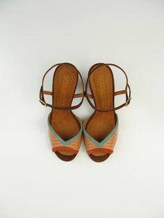 . Chie Mihara Shoes, All About Shoes, Shoe Closet, Crazy Shoes, Pretty Shoes, Shoe Obsession, Beautiful Shoes, Keds, Perfect Summer