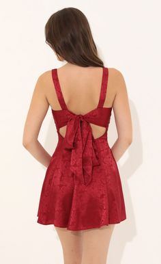 Floral Jacquard A-Line Dress in Red | LUCY IN THE SKY Vintage Hoco Dress, Hoco Dress Short, Red Hoco Dress, Hoco Dresses Red, Short Red Prom Dresses, Cute Red Dresses, School Dance Dresses, Cute Homecoming Dresses, Celebrities Fashion