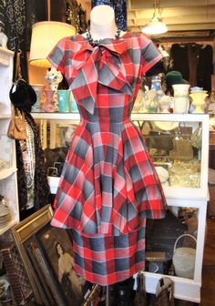 Fitted Retro Plaid Vintage Dress, Fitted Plaid Retro Vintage Dress, Retro Plaid Fitted Vintage Dress, Retro Plaid Dresses For Vintage Fashion, Retro Plaid Mini Dress, Fitted Vintage Plaid Dress, Fitted Plaid Vintage Dress, Vintage Plaid Short Sleeve Dress, Vintage Fitted Plaid Dress For Picnic