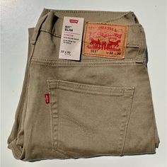 Size 32 X 30. New With Tags! Levis 511 Slim, Levis Pants, Jeans Color, Levis Men, Stretch Jeans, Colored Jeans, Mens Pants, Levi's, Man Shop