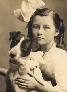 Victorian girl with her Jack Russell circa 1900 Kids With Dogs, Shannon Doherty, Jack Russell Terriers, Vintage People, Vintage Children Photos, Vintage Photo Booths, Machine Photo