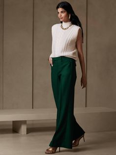 Lido Wide-Leg Wool Pant | Banana Republic Banana Republic Outfits, Forest Emerald Green, Green Pants Outfit, Wide Leg Pants Outfit, Business Professional Outfits, Leg Pants Outfit, Green Pants, Pantalon Large, Cocktail Bar