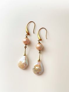 Elegant Beige Teardrop Jewelry, Beige Drop Earrings For Wedding, Elegant Cream Earrings With Ear Wire, Elegant Beige Teardrop Earrings, Natural Pearl Earrings, Champagne Rose, White Champagne, Rose Champagne, Freshwater Pearls Earrings