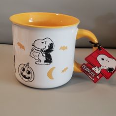 Brand New. Large Mug Holds 20 Ozs And Is Dishwasher And Microwave Safe. No Chips Or Breaks. Comes From A Pet And Smoke Free Home. Snoopy Ceramic, Snoopy Object, Vampire Pumpkin, Snoopy Items, Peanuts Merchandise, Snoopy Mug, Snoopy Mug Set, Orange Cups, Woodstock Peanuts