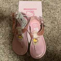 Comment Questions Shoes Hello Kitty, Hello Kitty Shoes, Hello Kitty Pink, Sandals Flip Flops, Flip Flop Sandals, Kids Shoes, Flip Flops, Shoes Sandals, Hello Kitty