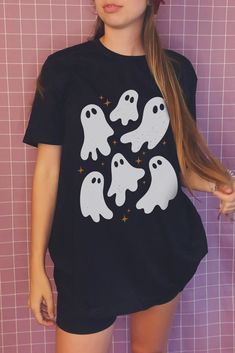 Halloween Shirt Spooky Season Tee Ghost Magic Spooky - Etsy Spooky T Shirts, Halloween Clothes For Women, Ghost Magic, Spooky Shirts, Halloween Merch, Tshirts Ideas, Sweater Designs, Estilo Emo, Halloween Vinyl