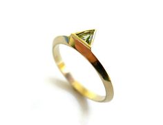 Triangle Ring Peridot Gold RIng Minimalist by NiringJewelryDesign Golden Treasure, Triangle Ring, Peridot Jewelry, Modern Ring, Ring Minimalist, Minimalist Ring, Solid Gold Rings, Delicate Rings