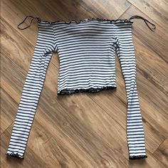 Nwot White With Black Stripes, Off Shoulder Crop Top. Size Small Fitted Horizontal Stripe Spring Top, White Tops With Vertical Stripes For Spring, White Vertical Stripes Top For Spring, White Horizontal Stripe Top For Spring, H&m Striped Tops, Striped Long Sleeve Tops From H&m, Riverside Cottage, Teacher Vibes, Off The Shoulder Tops