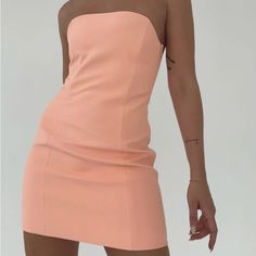 Brand New Never Worn With Tags Rumored “Old Hollywood Mini Dress” Size S Sorta Fits Like An Xs Though So I Would Size Up If You Think You’re A Xs This Might Be Good For You. Color Is Called “Peach Whip” Pink Fitted Mini Dress With Straight Neckline, Pink Mini Dress With Straight Neckline And Fitted Style, Fitted Orange Sheath Dress, Orange Fitted Knee-length Mini Dress, Fitted Orange Knee-length Mini Dress, Fitted Orange Mini Dress Knee-length, Fitted Knee-length Orange Mini Dress, Spring Bodycon Dress With Straight Neckline, Pink Mini Dress With Straight Neckline For Brunch