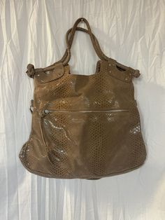 Pietro Alessandro NY Leather Convertible Crossbody Manhattan Handbag Tan snakeskin See photos for details; msg with questions Everyday Top Handle Snake Print Bag, Everyday Use Top Handle Shoulder Bag With Snake Print, Everyday Use Snake Print Top Handle Bag, Everyday Snake Print Top Handle Bag, Everyday Snake Print Satchel Bag, Leather Top Handle Shoulder Bag With Snake Print, Leather Tote Bag With Snake Print, Leather Snake Print Bags For Daily Use, Daily Use Leather Snake Print Bags