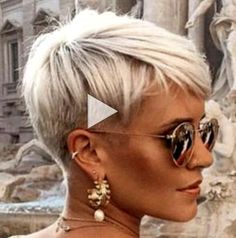 ▷▷ short pixie haircuts, edgy pixie haircuts undercut, undercut pixie haircut shaved sides, undercut pixie haircut curly hair, undercut pixie haircut 2022 Haircuts Older Women, Short Choppy Haircuts, Short Hair Tomboy, Edgy Pixie, Stylish Short Hair, Short Blonde Haircuts