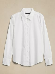 Made with soft lightweight cotton. Point collar. Long sleeves with button cuffs. Button front closure. Back yoke with box pleat. Shirttail hem. Made exclusively for Banana Republic Factory. #866244