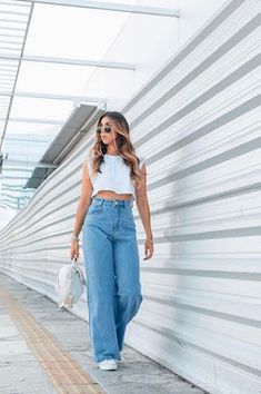 Wild Leg Jeans, H M Outfits, Casual Chic Outfits, Casual Chic Outfit, Casual Jeans, Wide Leg Jeans, Chic Outfits, Casual Chic, Leg Jeans