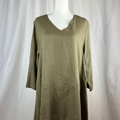 Match Point Usa Green Tunic Size M Made In Usa 100% Linen Details: V Neck, 3/4 Sleeve, And A-Line Shape Condition: New With Tags Length: 34” Bust: 22” Sweep: 39” Sleeve: 19” Green V-neck Tunic For Fall, Spring V-neck Tunic In Lagenlook Style, Spring V-neck Lagenlook Tunic, Sleeveless Duster, Open Weave Sweater, Denim Tunic, Green Tunic, Match Point, White Tunic