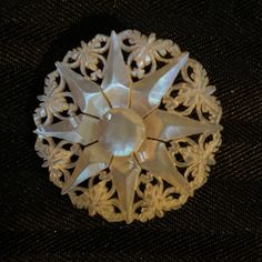 "Wonderful vintage shell pin.  Mother of pearl shell pin, hand carved. Sooo pretty! EXCELLENT condition, no problems. Size - about 1.25\" by 1.25\" THANKS for looking." Antique White Round Brooch, Antique White Round Brooches, Vintage Mother Of Pearl Shell Jewelry, Vintage Shell Gift, Grass Valley, Jewelry Hand, Pearl Shell, Antique Vintage, Mother Of Pearl