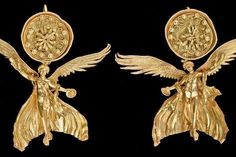 size: 24x16in Photographic Print: Early Hellenistic Gold Earrings with Nike : Fine Art Nike Earrings, Varna Bulgaria, Ancient Jewels, Ancient Jewellery, Historical Jewellery, Greek Jewelry, Greek Art, Ancient Jewelry, Tropical Art