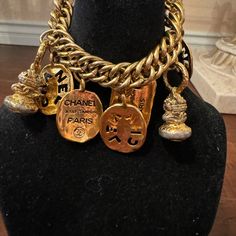 Rare Authentic Vintage Chanel Cc Logo Gold 31 Rue Cambon Charm Bracelet, Good Vintage Condition, 7 Charms, 7.5 Inches Long 24k Gold Plated , Comes With Chanel Box Chanel Jewelry Aesthetic, 31 Rue Cambon, Chanel Box, Chanel Jewelry, Cc Logo, Vintage Chanel, Coco Chanel, Womens Jewelry Bracelets, Coco