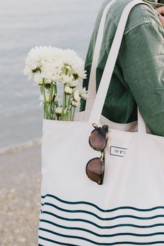 Monday Morning Inspiration, Bag With Flowers, Kelly Smith, Desain Tote Bag, Photography Bags, United By Blue, Eco Bag, Bago, Canvas Bag