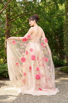 Corset rose tulle embroidered gown with rose tulle embroidered cape Summer Outfit Ideas For Women, Flower Gown, Embroidered Cape, Fall 2024 Fashion, Cape Gown, 2024 Fashion Trends, Futuristic Style, Cyberpunk Fashion, Princess Inspired