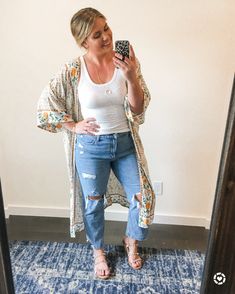 Boho Spring Outfits Plus Size, Spring Kimono Outfit, Mid Size Spring Outfits, Curvy Fashion Summer, Spring Outfits Boho, Look Kimono, Moda Kimono, Curvy Casual Outfits, Casual Mom Style