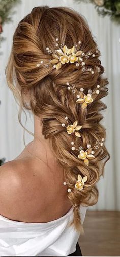 💍 --  -- 💍 Welcome to my luxury bridal boutique. Since I started making jewelry myself, my passion has been making it for others for that special day. Free delivery 🚚 FREE 30-day return policy✈️ 24 hour response time ✅ 💍 These luxury wedding hairpin set perfectly represents your beauty and love for your partner. You will receive in your package: 1 x Hair comb 3 x Hair Stick Item Size & Materials: Weight: 30g Hair comb size: 8cm x 6cm -- Return✈️: 30 days after purchasing the item. Return cos Princess Hair Styles, Extravagant Hairstyles, Hair For Weddings, Wedding Hairstyles Long Hair, Royal Hairstyles, Wedding Hair Ideas, Formal Hairstyles For Long Hair, Unique Hair Accessories, Social Art