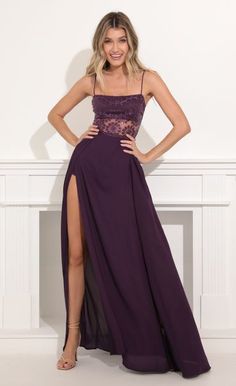 Prom Dresses For Tall Women, Dark Purple Maxi Dress, Prom Dresses For Thick Body Types, Plum Prom Dress, Dark Purple Prom Dress, Purple Hoco, Purple Dresses Formal, Purple Formal Dress, Dark Purple Dresses