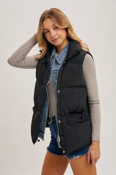 This Denim Layer Puffer Vest in black/denim offers a warm and stylish look. The fabric is soft and breathable, with a cozy lining made of 100% polyester. Enjoy a relaxed fit with a high collar and button-up front, secured by a zip closure. Look great and stay warm this winter! Black/Denim Navy Puffer Vest Outfit, Puffer Vest Outfit, Navy Puffer Vest, Vest Outfit, Vest Outfits, Puffer Vest, High Collar, Black Denim, Stay Warm