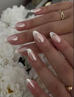 Ballet French Tip Nails, White French Tip With Chrome, White French Tip Chrome, Paznokcie Hello Kitty, Kutek Disney, Chrome Nails Designs, Nagel Tips, Casual Nails, Makijaż Smokey Eye