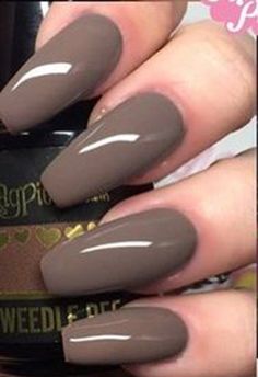 CafeMom.com : Taupe : 20 Nail Colors to Rock this Fall & Winter -- Taupe is a great color. In the neutral and nude family, it literally goes with everything. Fall Nail Colors Opi, Taupe Nails, Nail Shimmer, Nail Colors Winter, Nail Polish Art, Classy Acrylic Nails, Hot Nails, Take A Walk, Fabulous Nails