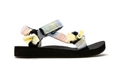 The Trekky Fabric Sandals in Pastel by Arizona Love are pastel fabric sandals featuring a velcro fastening across the ankle. Pastel Fabric, Fabric Sandals, Denim Sandals, Nice Sandals, Pastel Print, Rubber Sandals, Grey Sneakers, Trending Sneakers, Girls Sandals