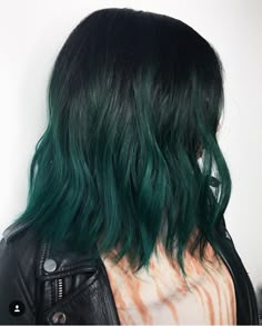 Short Curly Green Hair, Dark Green Balayage, Dark Green Ombre Hair, Green Hair Ombre, Green Ombre Hair, Short Green Hair, Dark Green Hair, Fete Anime, Dye My Hair