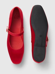 Red Leather Ballet Flats, Satin Ballet Flats, Beautiful Wardrobe, Red Flats, 2 Step, Live Colorfully, Top Round, Ballerina Flats, Pretty Shoes