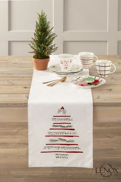 Bayberry Tree Table Runner