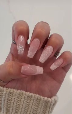 Nail Silver, Movie Aesthetic, Accent Nail, Pointed Nails, Classy Acrylic Nails, Nails Glitter, Nails 2023