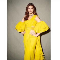 Latest Indian Fashion Trends, Indian Sari Dress, Indian Fashion Trends, Colorful Borders, Indian Saree Blouses Designs, Kriti Sanon, Borders Design, Wearing Style, Saree Blouse Designs Latest