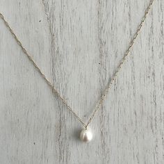 Excellent Condition 18in Fresh Water Pearl Small Paperclip Style Necklace Lobster Clasp Stamped Zoom Las Pic *Do Not Know Weight White Pearl Pendant Chain Necklace, Minimalist White Chain Necklace For Everyday, Classic White Chain Necklace With Pearl Charm, Dainty Single Strand White Chain Necklace, White Pearl Charm Chain Necklace For Formal Events, White Dainty Chain Necklace For Everyday, White Chain Necklace With Pearl Charm For Formal Occasions, Dainty White Single Strand Chain Necklace, Dainty White Chain Necklace For Everyday