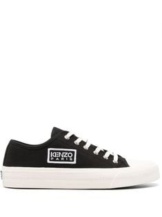 black/white cotton plain-weave canvas contrasting toecap eyelet vents logo patch to the side logo patch to the rear logo lettering to the sole logo at the sole round toe front lace-up fastening branded insole rubber outsole This piece comes complete with a protective dust bag. Classic Black Sneakers With Logo Print, Classic Low-top Sneakers With Logo Patch, Canvas High-top Sneakers With Logo Print For Streetwear, Classic Sneakers With Embroidered Logo For Streetwear, Canvas High-top Lace-up Sneakers With Logo Print, Lace-up High-top Canvas Sneakers With Logo, Logo Print Canvas Sneakers With Round Toe, Low-top Canvas Sneakers With Logo Print, Canvas Sneakers With Logo Print And Round Toe